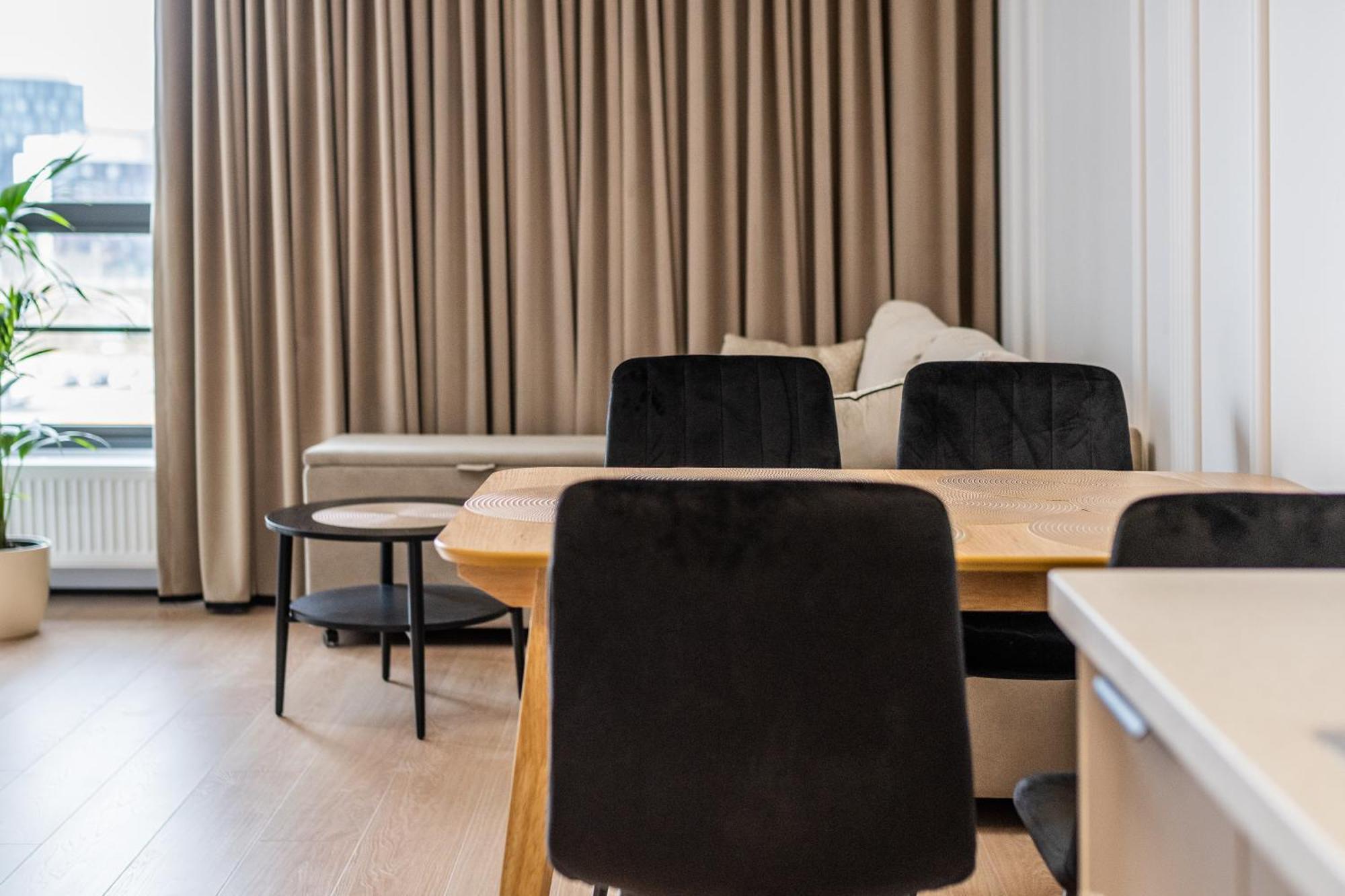 Grand Apartments - Doki Living & Foodhall Gdansk Bagian luar foto