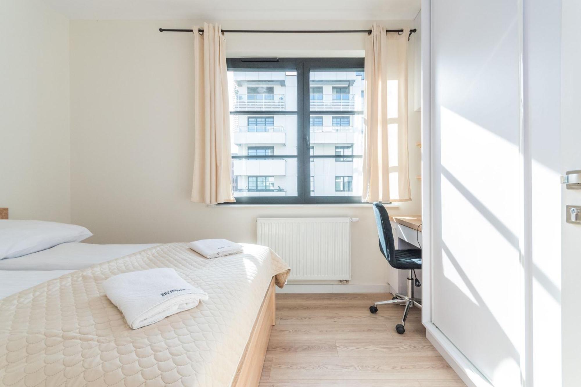 Grand Apartments - Doki Living & Foodhall Gdansk Bagian luar foto
