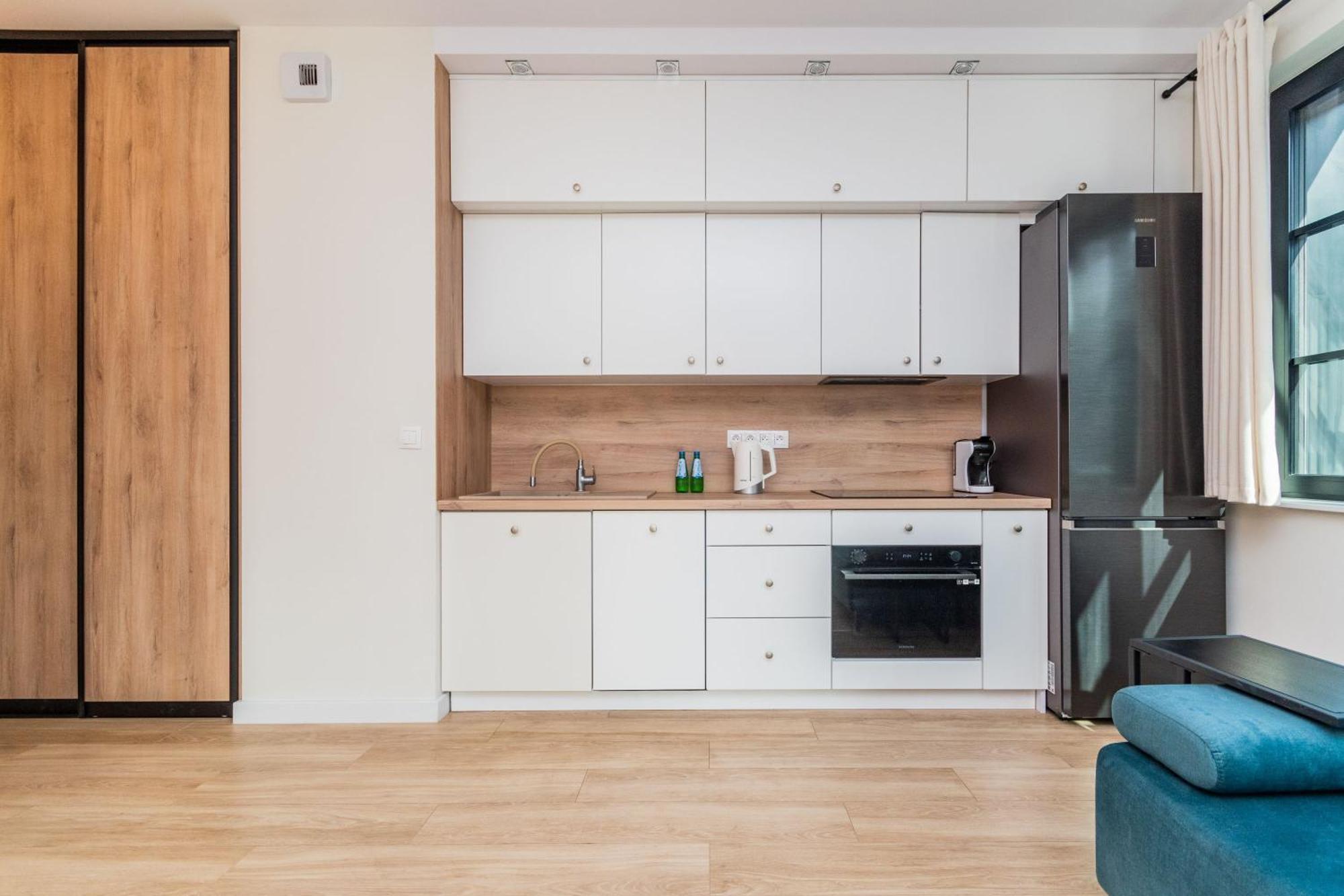 Grand Apartments - Doki Living & Foodhall Gdansk Bagian luar foto