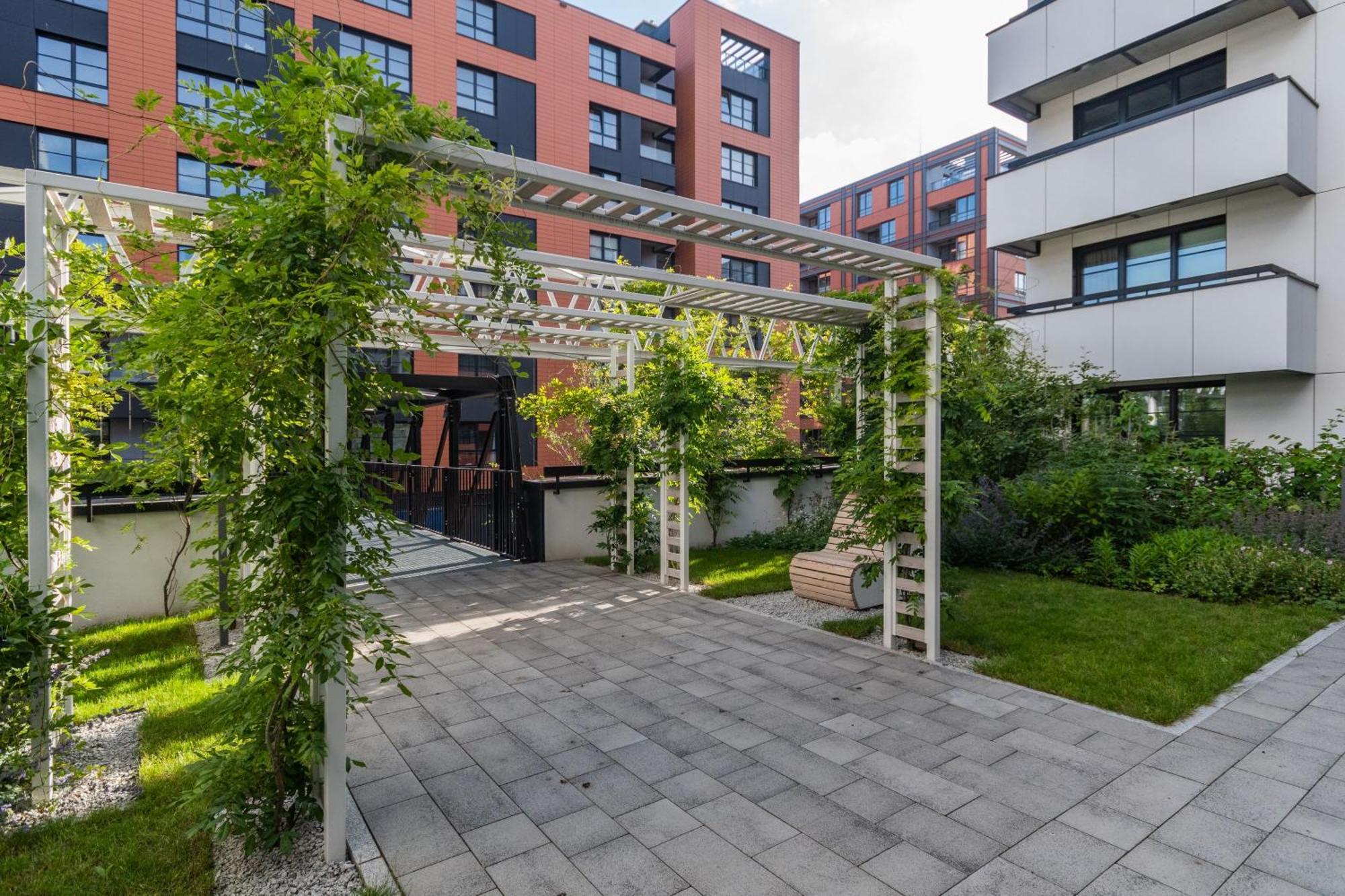 Grand Apartments - Doki Living & Foodhall Gdansk Bagian luar foto